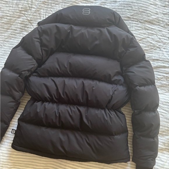 Aritzia Super Puff Supersinch Puffer jacket XS - Picture 3 of 11